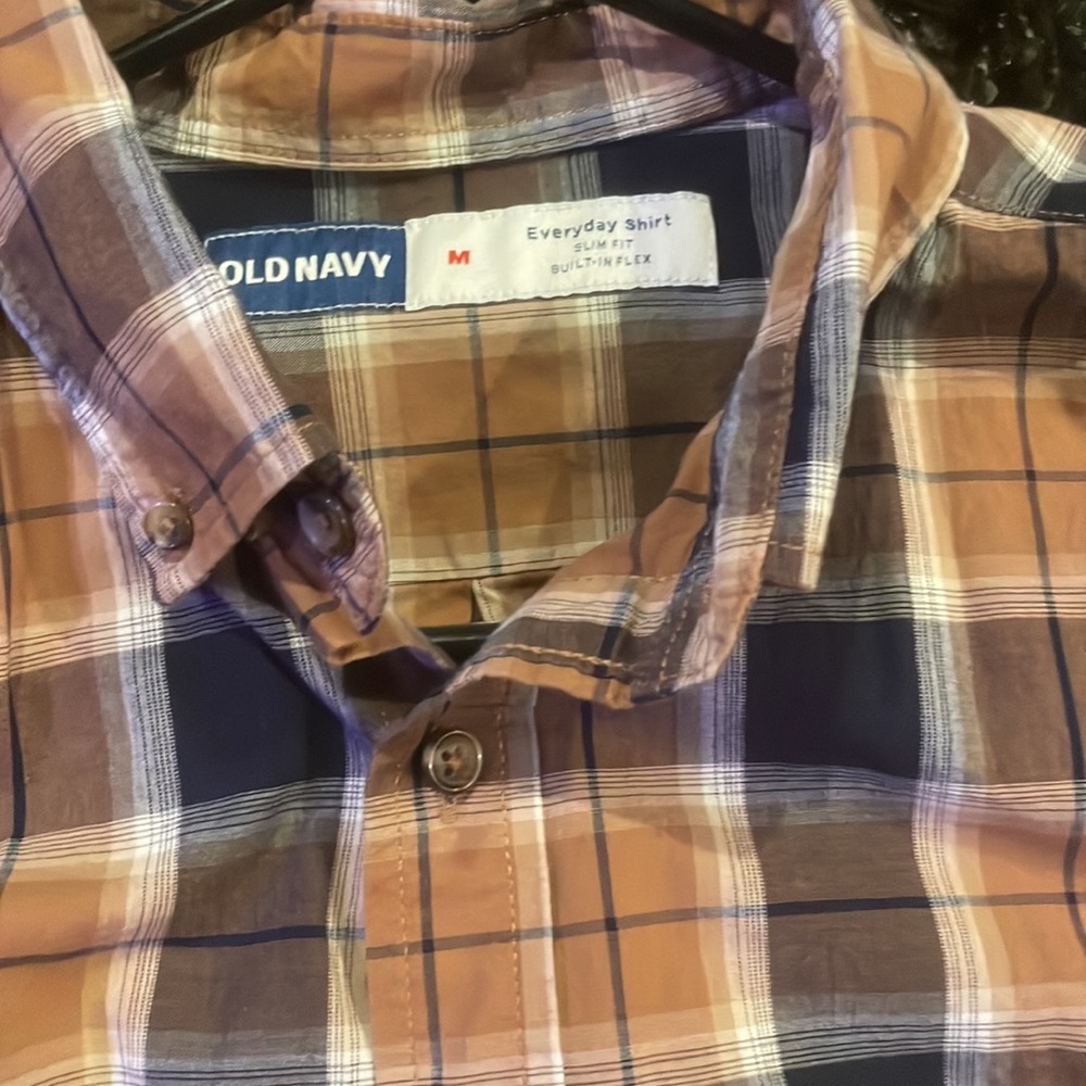 Old navy men’s medium orange and dark blue button up - Picture 3 of 3
